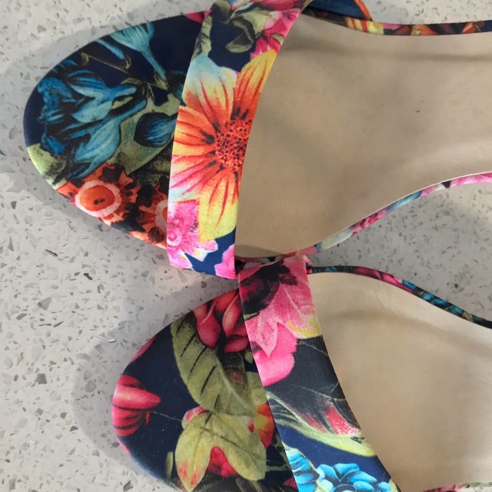 Beautiful Bright Floral Ankle Strap Heels, size 10